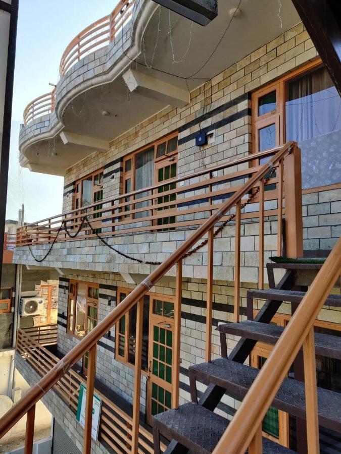 Mathan View Homestay - 3Min Drive To Kullu-Manali Airport Shamshi 외부 사진
